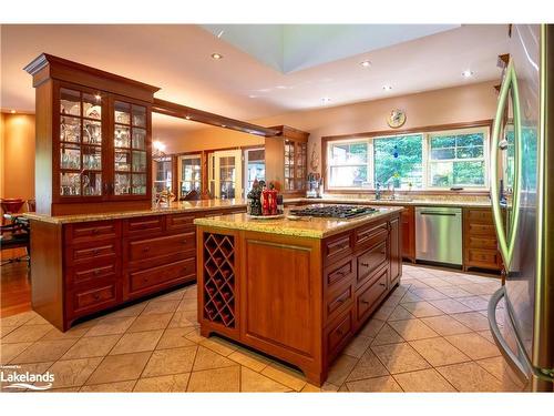 1024 Grainger Grove Road, Lake Of Bays, ON - Indoor Photo Showing Other Room