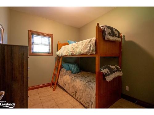 1024 Grainger Grove Road, Lake Of Bays, ON - Indoor Photo Showing Bedroom