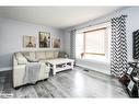 657 Oak Street, Collingwood, ON  - Indoor Photo Showing Living Room 