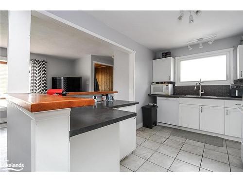 657 Oak Street, Collingwood, ON - Indoor Photo Showing Kitchen