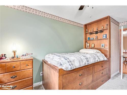 239 Oxbow Park Drive, Wasaga Beach, ON - Indoor Photo Showing Bedroom