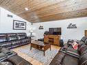 1094 Crumby Lake Drive, Dorset, ON  - Indoor Photo Showing Living Room 