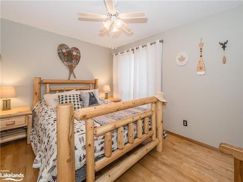 1094 Crumby Lake Drive, Dorset, ON - Indoor Photo Showing Bedroom