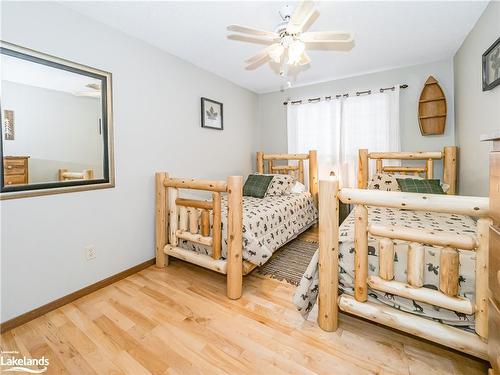 1094 Crumby Lake Drive, Dorset, ON - Indoor Photo Showing Bedroom