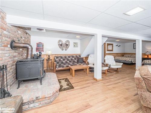 1094 Crumby Lake Drive, Dorset, ON - Indoor