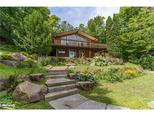 1094 Crumby Lake Drive, Dorset, ON - Outdoor With Deck Patio Veranda