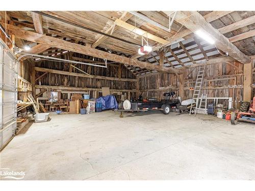 158502 7Th Line, Meaford, ON - Indoor Photo Showing Garage