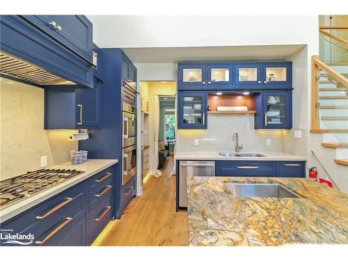 37 Callary Crescent, Collingwood, ON - Indoor Photo Showing Kitchen With Double Sink With Upgraded Kitchen