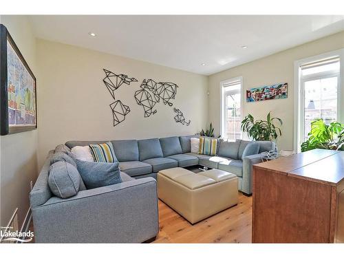 37 Callary Crescent, Collingwood, ON - Indoor Photo Showing Living Room