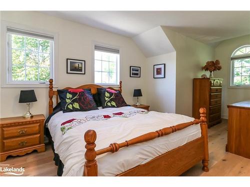 37 Callary Crescent, Collingwood, ON - Indoor Photo Showing Bedroom