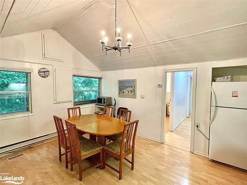 35 Roc Rd, Tiny, ON - Indoor Photo Showing Dining Room