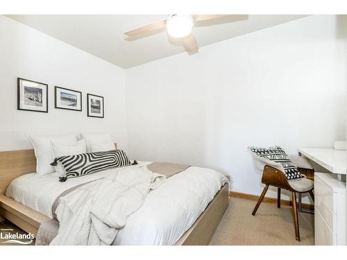 136 Hamlet Road, The Blue Mountains, ON - Indoor Photo Showing Bedroom