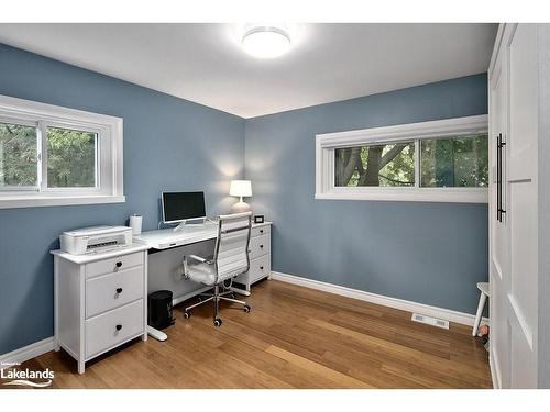 42 Niagara Street, Collingwood, ON - Indoor Photo Showing Bedroom