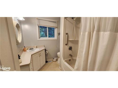 1175 Silver Lake Road, Gravenhurst, ON - Indoor Photo Showing Bathroom