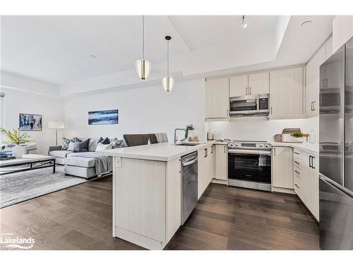 509-1 Hume Street, Collingwood, ON - Indoor Photo Showing Kitchen With Double Sink With Upgraded Kitchen