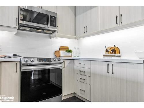 509-1 Hume Street, Collingwood, ON - Indoor Photo Showing Kitchen With Upgraded Kitchen