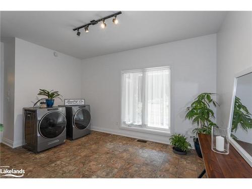 1477 Foreman Road, Port Carling, ON - Indoor Photo Showing Laundry Room