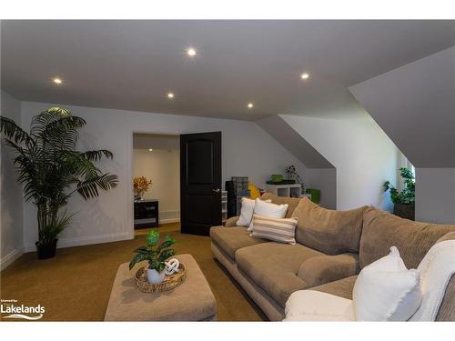 1477 Foreman Road, Port Carling, ON - Indoor Photo Showing Living Room