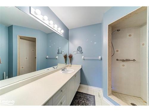 309 Balsam Street, Collingwood, ON - Indoor Photo Showing Bathroom