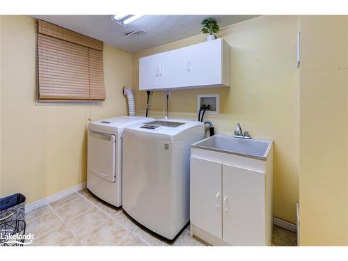 309 Balsam Street, Collingwood, ON - Indoor Photo Showing Laundry Room