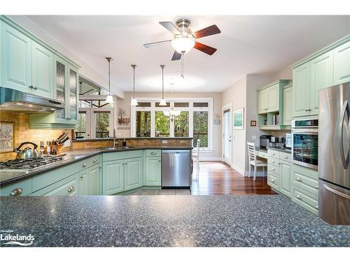 177 Harbour Beach Drive, Meaford, ON - Indoor Photo Showing Kitchen With Upgraded Kitchen