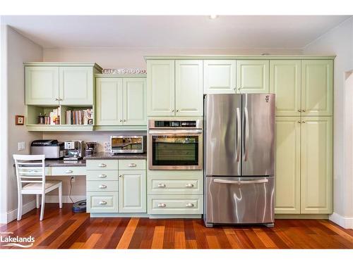 177 Harbour Beach Drive, Meaford, ON - Indoor Photo Showing Kitchen