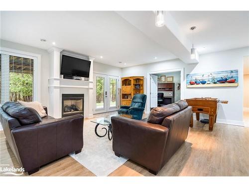 177 Harbour Beach Drive, Meaford, ON - Indoor Photo Showing Living Room With Fireplace