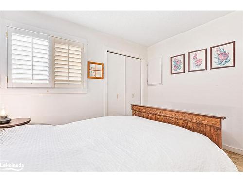 8-100 Fairway Crescent, Collingwood, ON - Indoor Photo Showing Bedroom