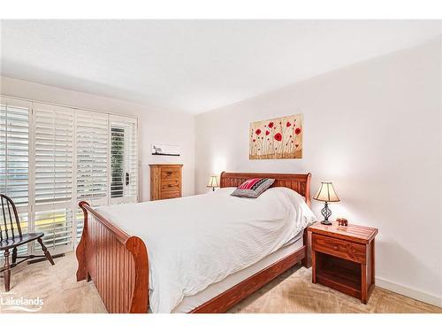 8-100 Fairway Crescent, Collingwood, ON - Indoor Photo Showing Bedroom