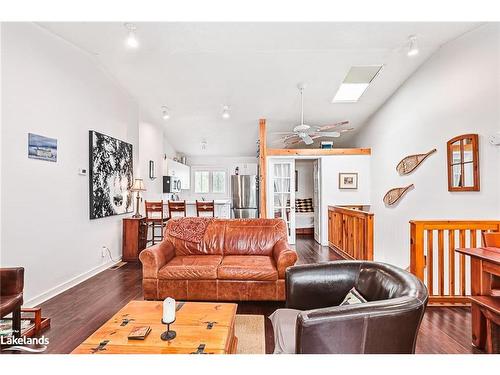 8-100 Fairway Crescent, Collingwood, ON - Indoor Photo Showing Living Room