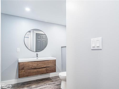 125 Oakwood Drive, Gravenhurst, ON - Indoor Photo Showing Bathroom