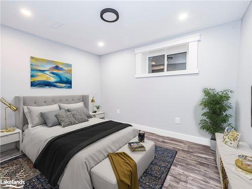 125 Oakwood Drive, Gravenhurst, ON - Indoor Photo Showing Bedroom