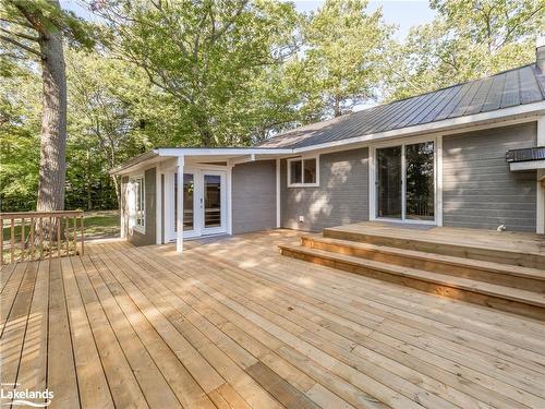 125 Oakwood Drive, Gravenhurst, ON - Outdoor With Deck Patio Veranda With Exterior