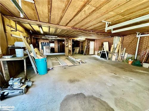 125 Oakwood Drive, Gravenhurst, ON - Indoor Photo Showing Garage