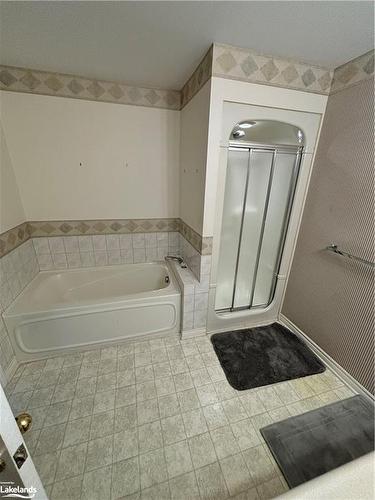 22 Inveraray Court, Bracebridge, ON - Indoor Photo Showing Bathroom