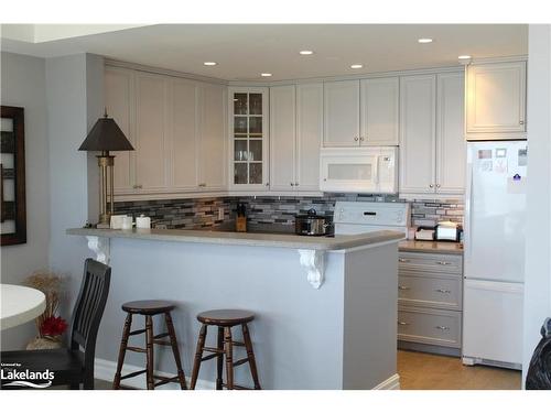 481 Mariners Way, Collingwood, ON - Indoor Photo Showing Kitchen