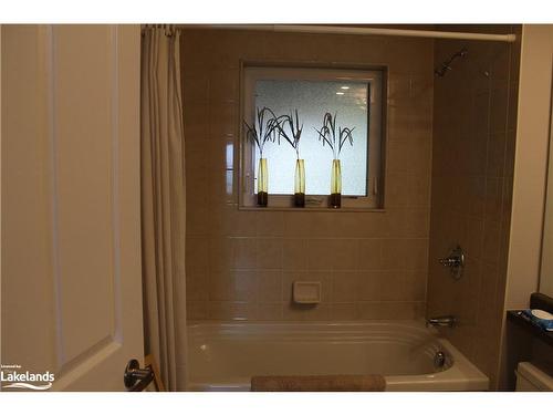 481 Mariners Way, Collingwood, ON - Indoor Photo Showing Bathroom