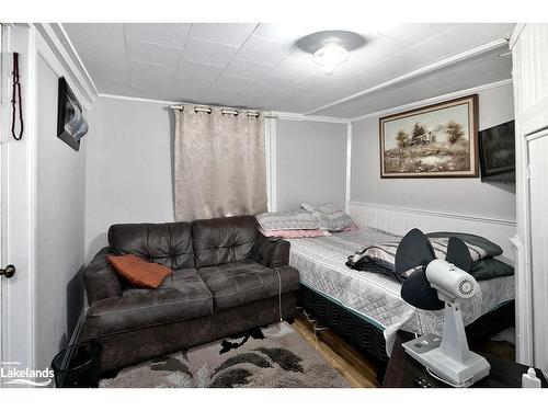 117 13Th Street W, Owen Sound, ON - Indoor Photo Showing Living Room