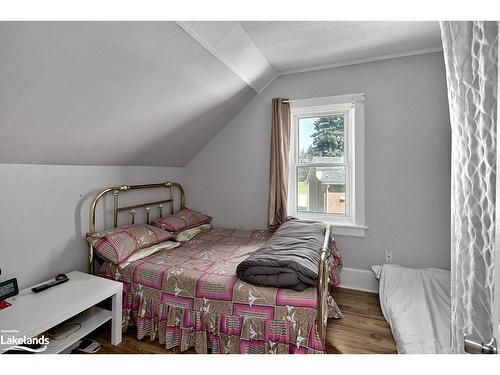 117 13Th Street W, Owen Sound, ON - Indoor Photo Showing Bedroom