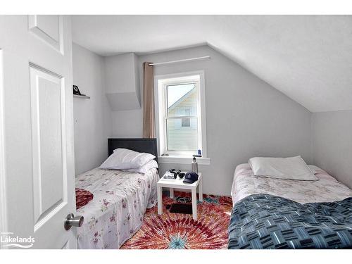 117 13Th Street W, Owen Sound, ON - Indoor Photo Showing Bedroom