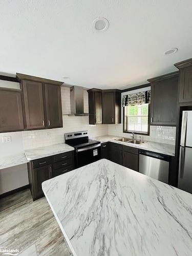 6-1701 Highway 11, Gravenhurst, ON - Indoor Photo Showing Kitchen With Double Sink