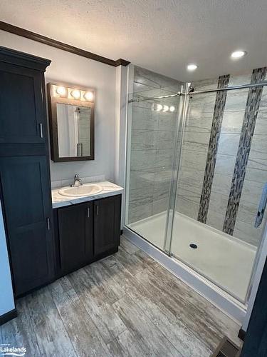 6-1701 Highway 11, Gravenhurst, ON - Indoor Photo Showing Bathroom