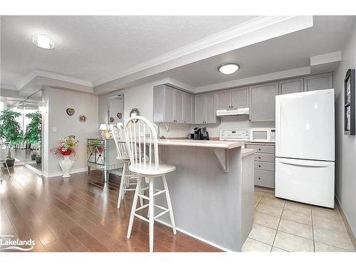 314-16 Raglan Street, Collingwood, ON - Indoor Photo Showing Kitchen