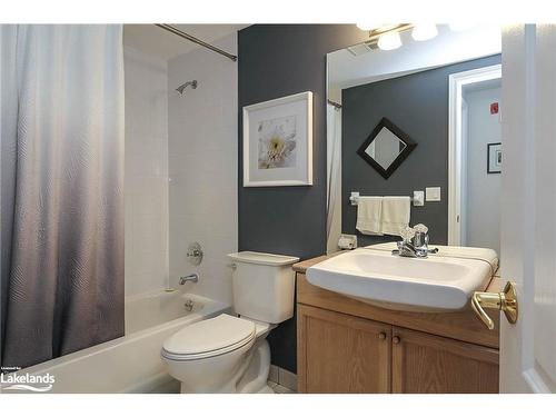 314-16 Raglan Street, Collingwood, ON - Indoor Photo Showing Bathroom