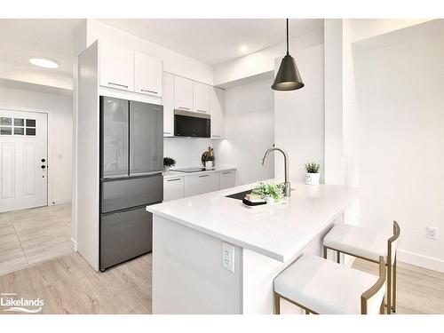 105-16 Beckwith Lane, The Blue Mountains, ON - Indoor Photo Showing Kitchen