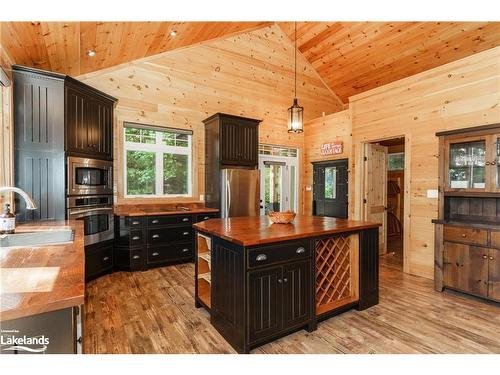 195 Charlies Lane, Huntsville, ON - Indoor Photo Showing Kitchen