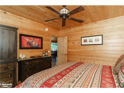 195 Charlies Lane, Huntsville, ON - Indoor Photo Showing Bedroom