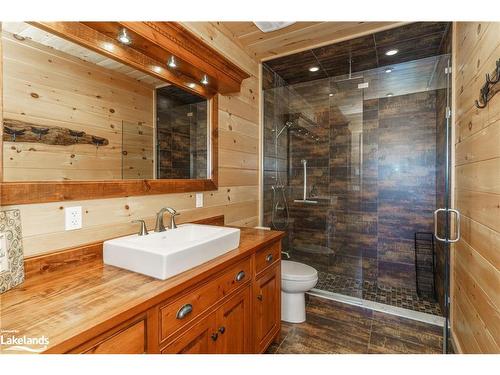 195 Charlies Lane, Huntsville, ON - Indoor Photo Showing Bathroom