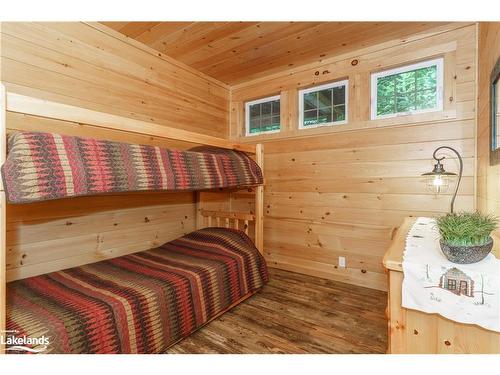 195 Charlies Lane, Huntsville, ON - Indoor Photo Showing Bedroom