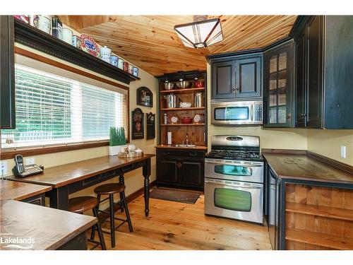 195 Charlies Lane, Huntsville, ON - Indoor Photo Showing Kitchen